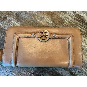 Tory Burch zip wallet